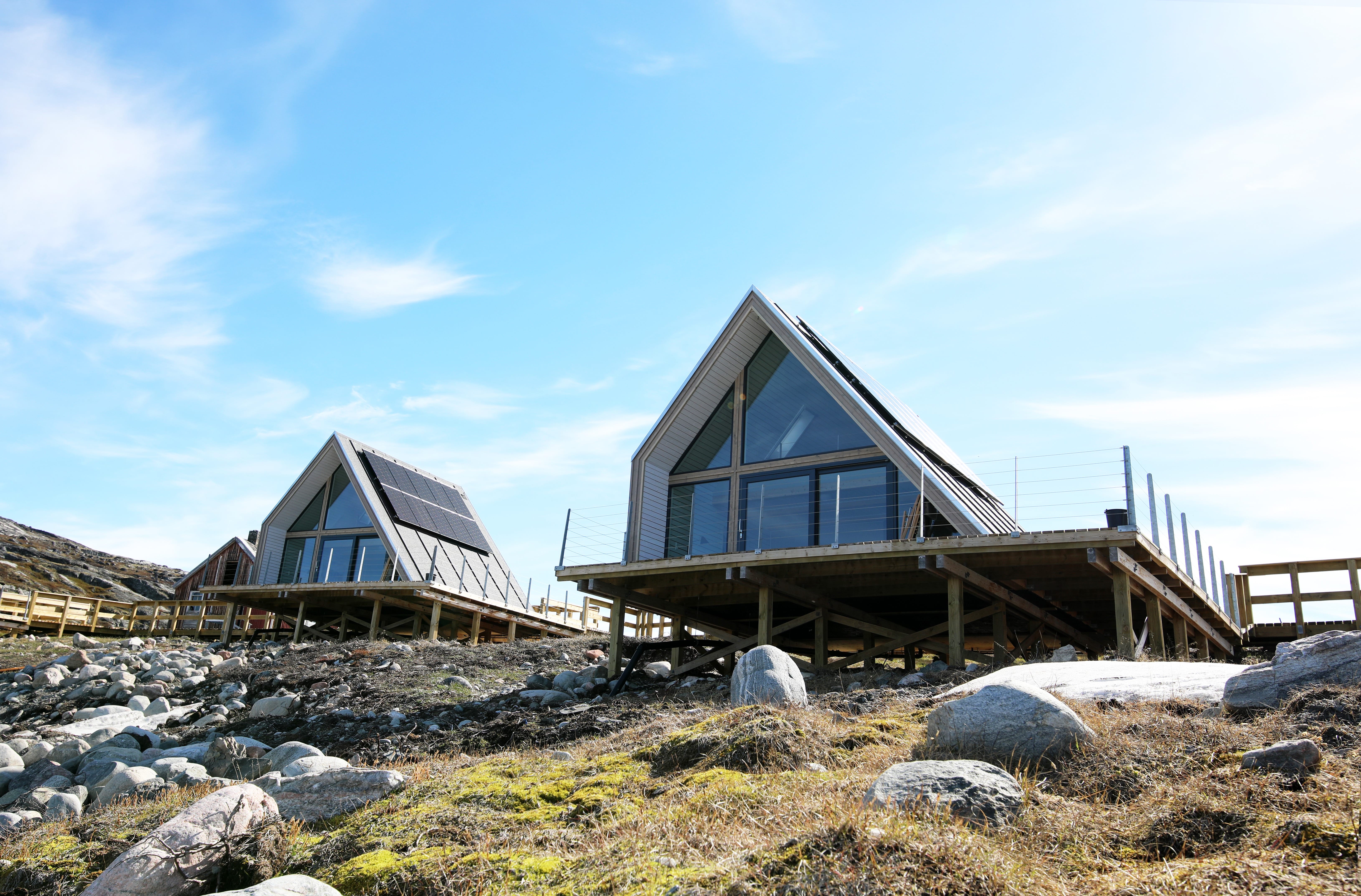 The cabins at Ilimanaq Lodge in Greenland - Photographer: Greenland Travel