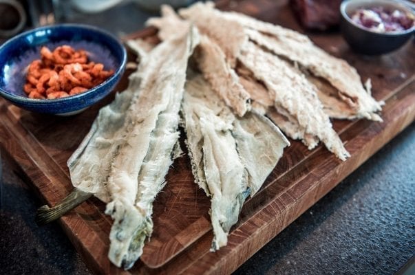 Tørret fisk er en delikatesse i Grønland - Fotograf: