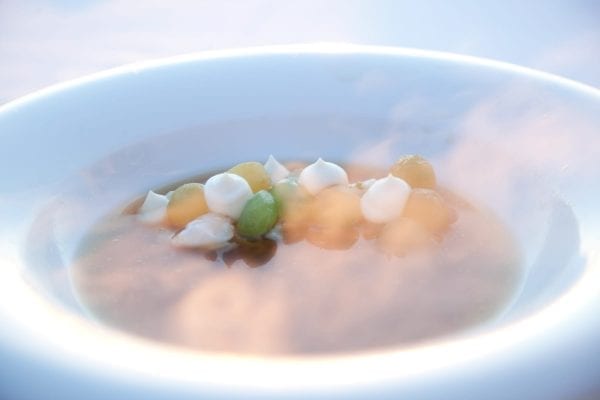 Varm suppe serveret på Hotel Arctic i Ilulissat i Grønland - Fotograf: